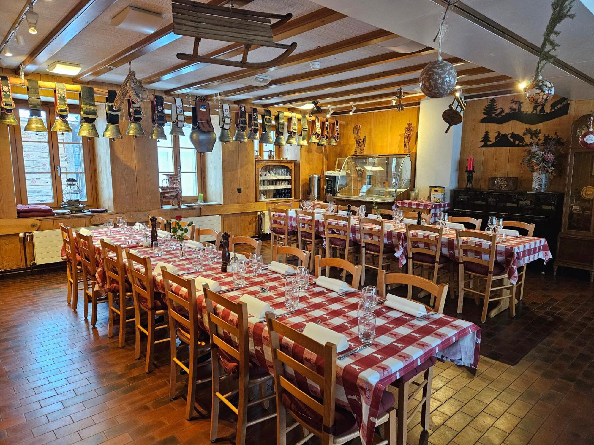 Hotel Restaurant Du Marchairuz Le Brassus Exteriör bild