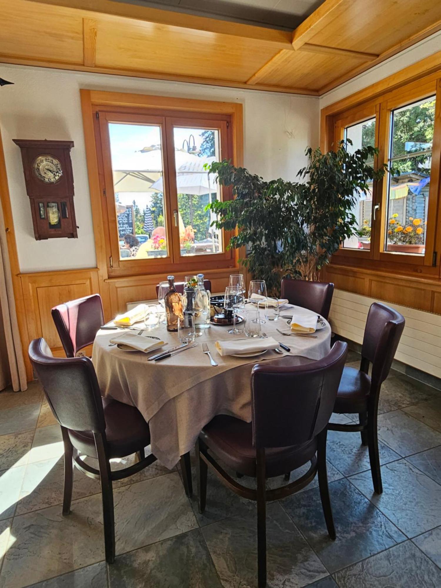 Hotel Restaurant Du Marchairuz Le Brassus Exteriör bild