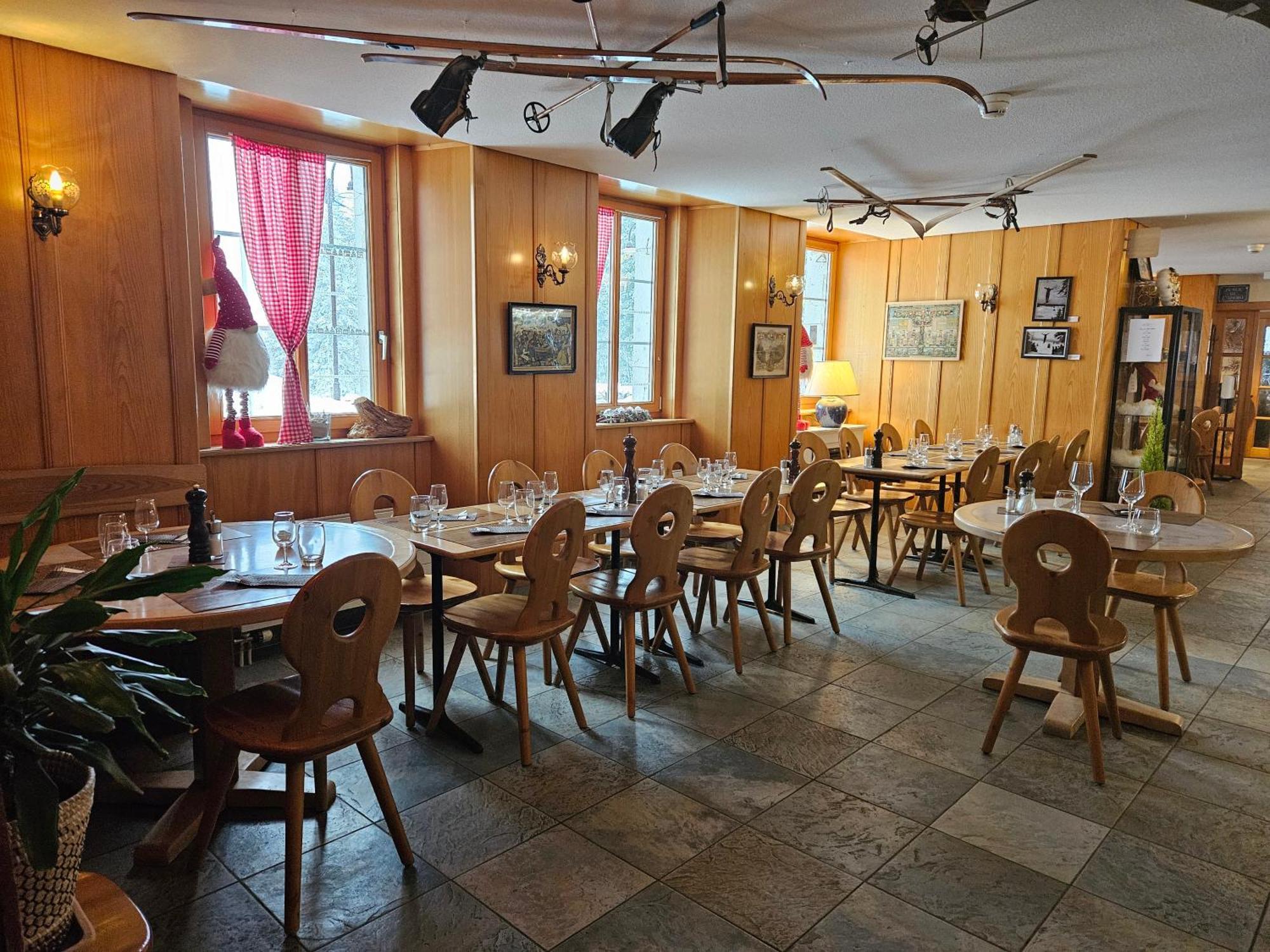 Hotel Restaurant Du Marchairuz Le Brassus Exteriör bild