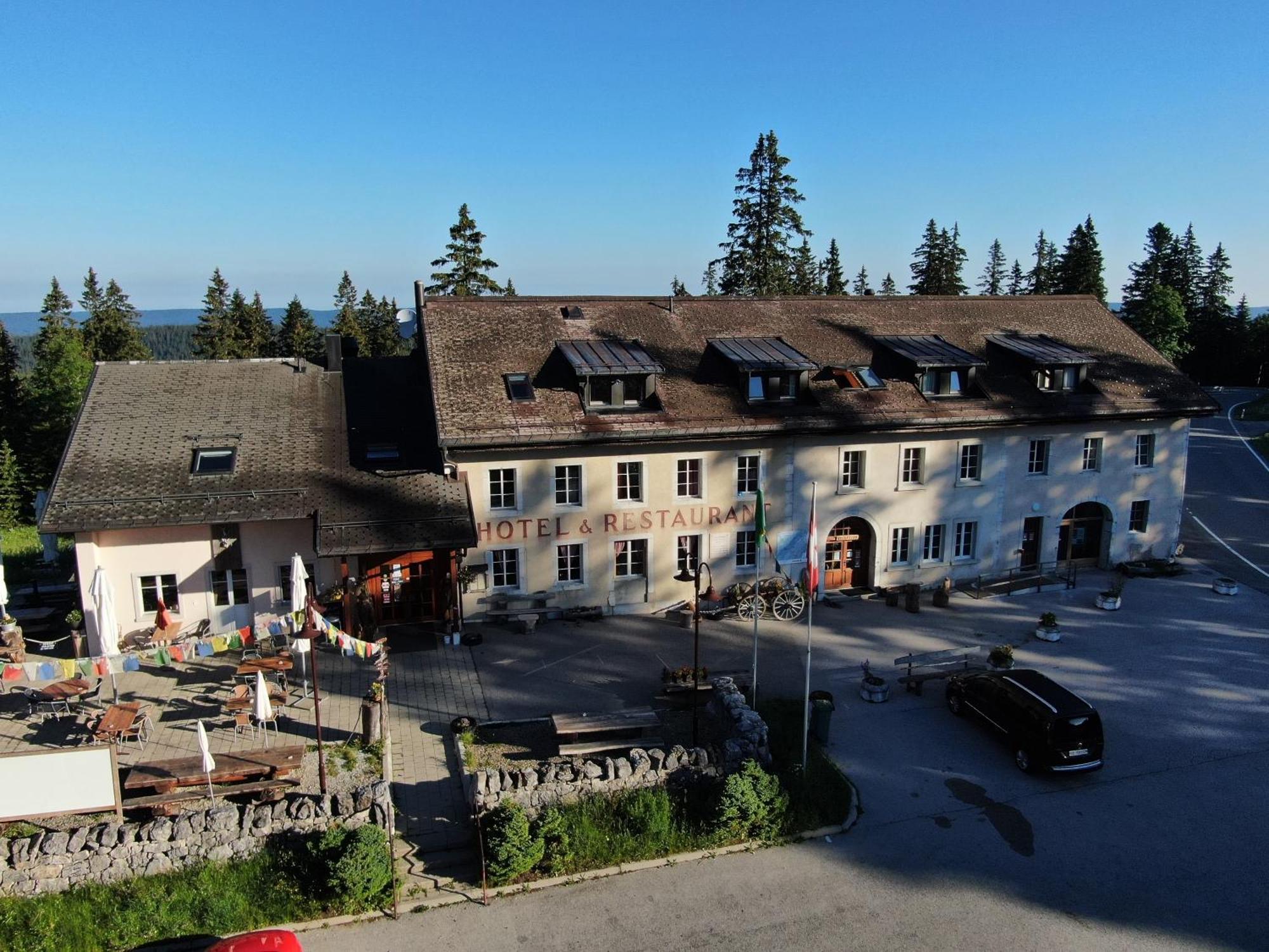Hotel Restaurant Du Marchairuz Le Brassus Exteriör bild